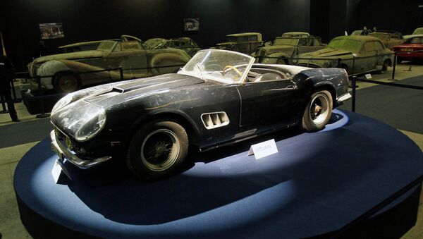 Автомобиль Ferrari 250, принадлежавший Алену Делону, на аукционе в Париже