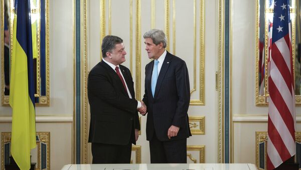 Встреча президента Украины П.Порошенко и Госсекретаря США Дж.Керри. Архивное фото.