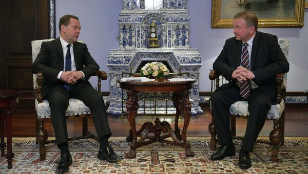 Премьер-министр РФ Дмитрий Медведев встретился с премьер-министром Белоруссии Андреем Кобяковым. 5 февраля 2015
