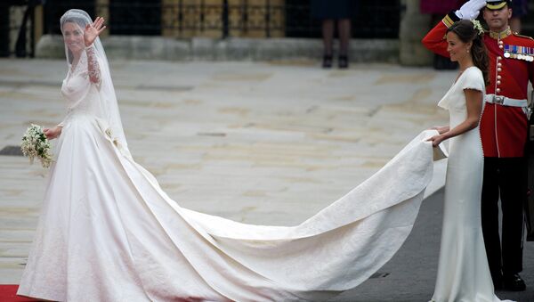 Кэтрин Миддлтон в свадебном платье от модного дома Александра Маккуина