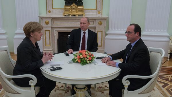 Президент России Владимир Путин провел рабочую встречу с канцлером ФРГ А.Меркель и президентом Франции Ф.Олландом