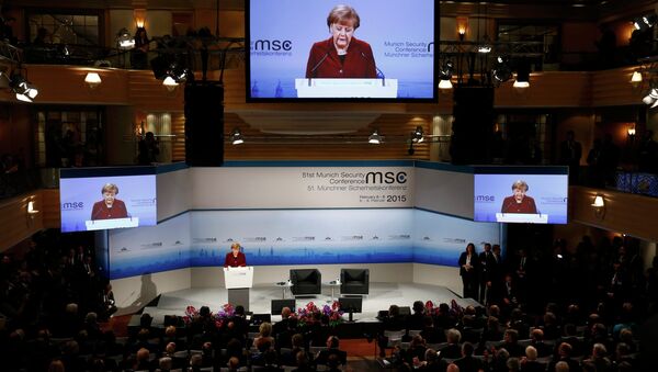 Канцлер Германии Ангела Меркель выступает на конференции по безопасности в Мюнхене