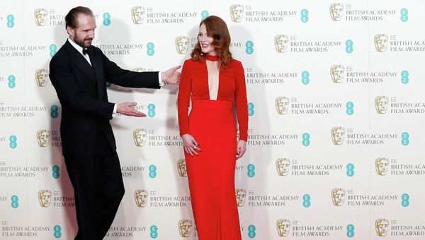 Ральф Файнс и Джулианна Мур на церемонии вручения премии BAFTA