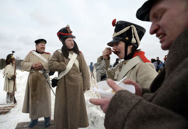 Участники военно-исторической реконструкции событий Отечественной войны 1812