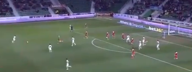 Уругвайский защитник показал, как надо бить с 30 метров в девятку