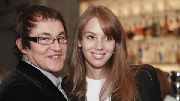Телеведущий Дмитрий Дибров с супругой
