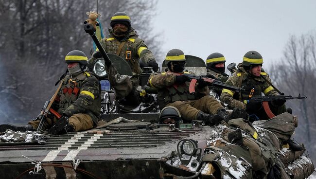 Бронемашина украинских военных возле Дебальцево