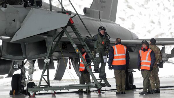 Истребители НАТО готовятся к вылету на перехват Ил-20 ВВС РФ, 9 февраля 2015