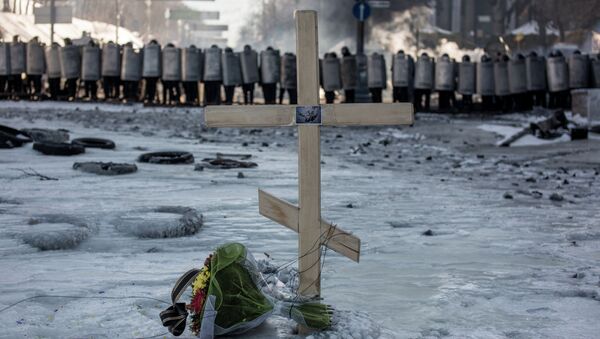 Крест на улице Грушевского в Киеве. Архивное фото.