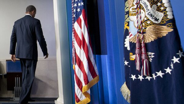 Президент США Барак Обама после выступления с посланием к конгрессу. Архивное фото