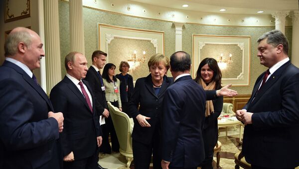 Главы государств во время встречи во Дворце независимости в Минске