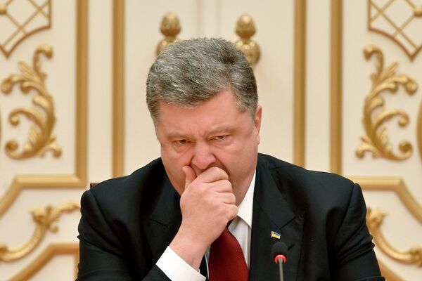 Президент Украины Петр Порошенко на переговорах в Минске