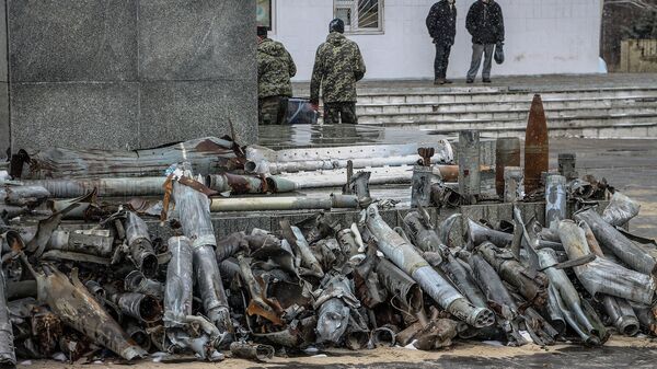 Осколки снарядов выпущенных украинской стороной по городу Первомайск. Архивное фото