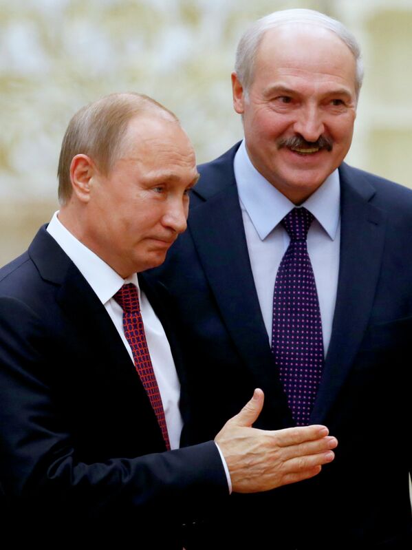 Президент России Владимир Путин и президент Белоруссии Александр Лукашенко во Дворце независимости в Минск