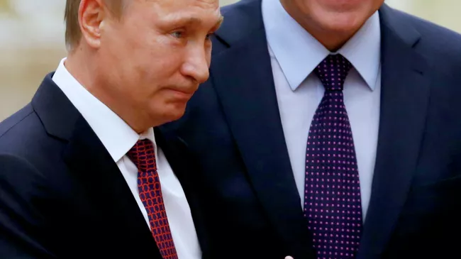 Президент России Владимир Путин и президент Белоруссии Александр Лукашенко во Дворце независимости в Минск