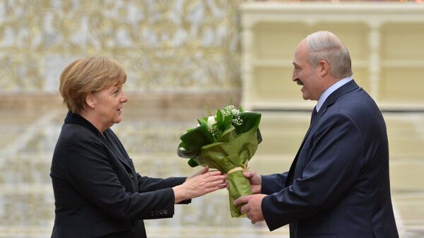 Канцлер Германии Ангела Меркель и президент Белоруссии Александр Лукашенко во Дворце независимости в Минске
