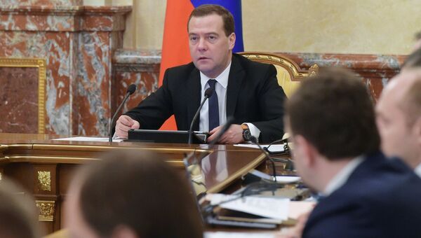 Премьер-министр РФ Д.Медведев на заседании правительства РФ. Архивное фото