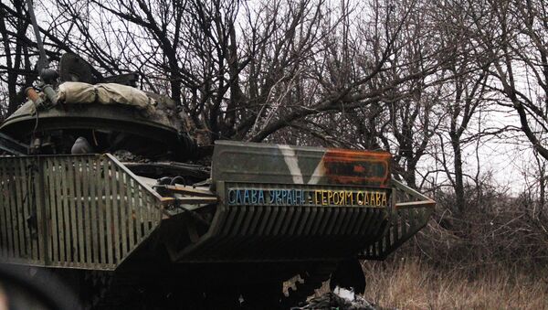 Сгоревшая украинская техника по дороге из Углегорска в Дебальцево