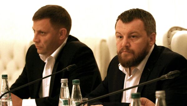 Вице-премьер Донецкой народной республики Андрей Пургин и Глава ДНР Александр Захарченко. Архивное фото