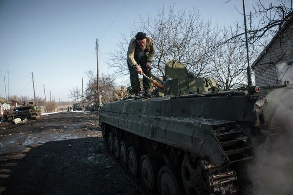Ополченцы в поселке Малая Горловка в Донецкой области