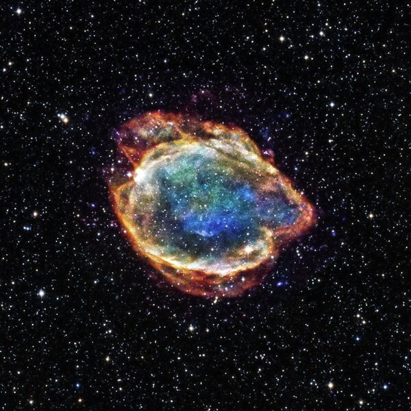Сверхновая G299 в созвездии Мухи, похожая на гигантский цветок