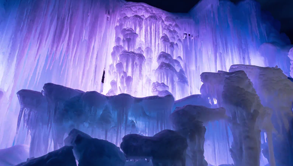 Ледяная магия: зимний замок в Нью-Гемпшире