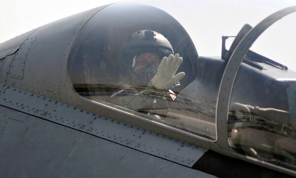 Пратибха Патил в кабине истребителя Су-30МКИ ВВС Индии