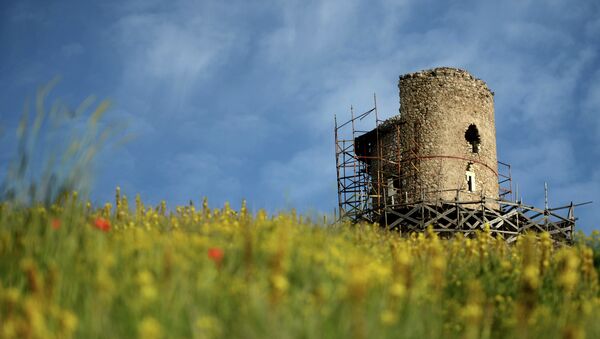 Вид на башню Генуэзской крепости в Балаклаве. Архивное фото