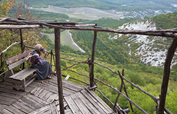 Вид на Шульскую долину со стороны пещерного монастыря Шулдан в Крыму