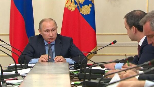 Путин назвал ненормальным повышение цен на проезд в электричках