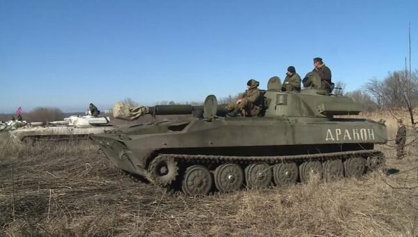 Ополченцы ДНР зачехлили гаубицы Гвоздика и отвели их с передовой