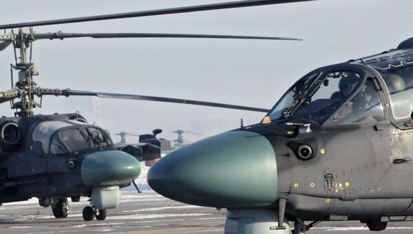 Вертолет Ка-52 Аллигатор во время подготовки к учебно-тренировочному полету. Архивное фото