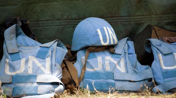 Шлем и бронежилеты миротворцев ООН