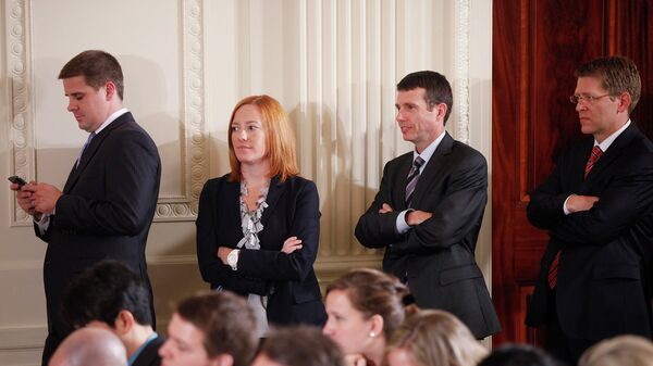 Официальный представитель Государственного департамента США Дженнифер Псаки с коллегами. 2011 год