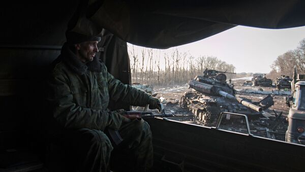 Ополченец Донецкой народной республики в окрестностях Дебальцево