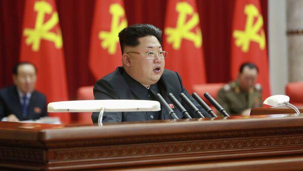 Ким Чен Ын на заседании политбюро ЦК Трудовой партии Кореи, 18 февраля 2015
