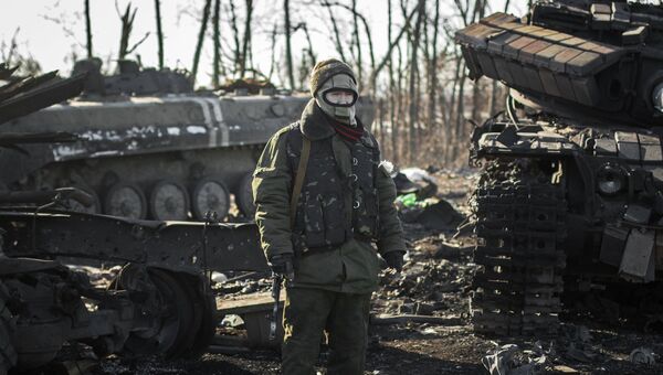Ополченец Донецкой народной республики в окрестностях Дебальцево Донецкой области. 20 февраля 2015