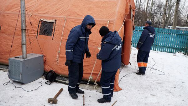 Штаб психологической и медпомощи, созданный спасателями ДНР в Углегорске. 19 февраля 2015
