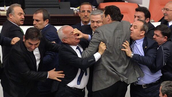 Драка в парламенте Турции 20 февраля 2015