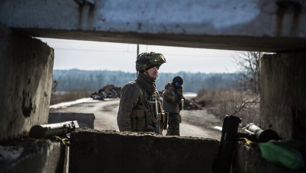 Украинские военные на блок-посту. Архивное фото