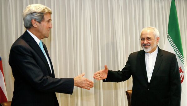 Министр иностранных дел Ирана Мохаммад Джавад Зариф и госсекретарь США Джон Керри. Архивное фото