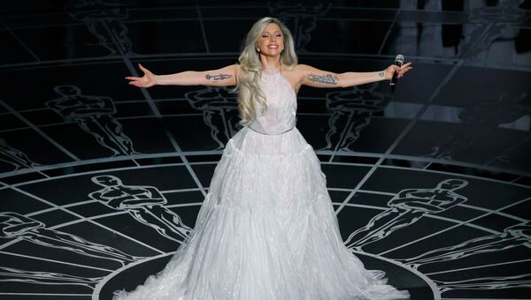 Леди Гага во время выступления на церемонии вручения премии Оскар