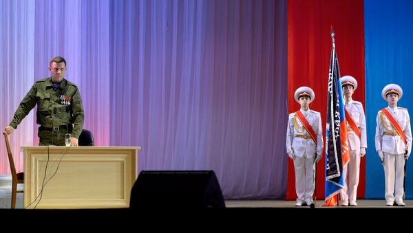 Глава Донецкой народной республики Александр Захарченко на концерте в Театре оперы и балета в Донецке. 23 февраля 2015