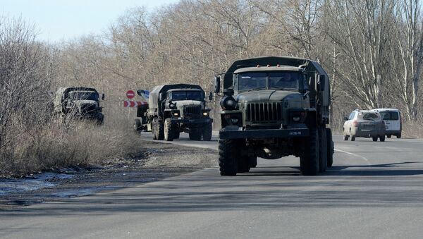 Отвод колонны тяжелой военной техники из Донецка. Архивное фото