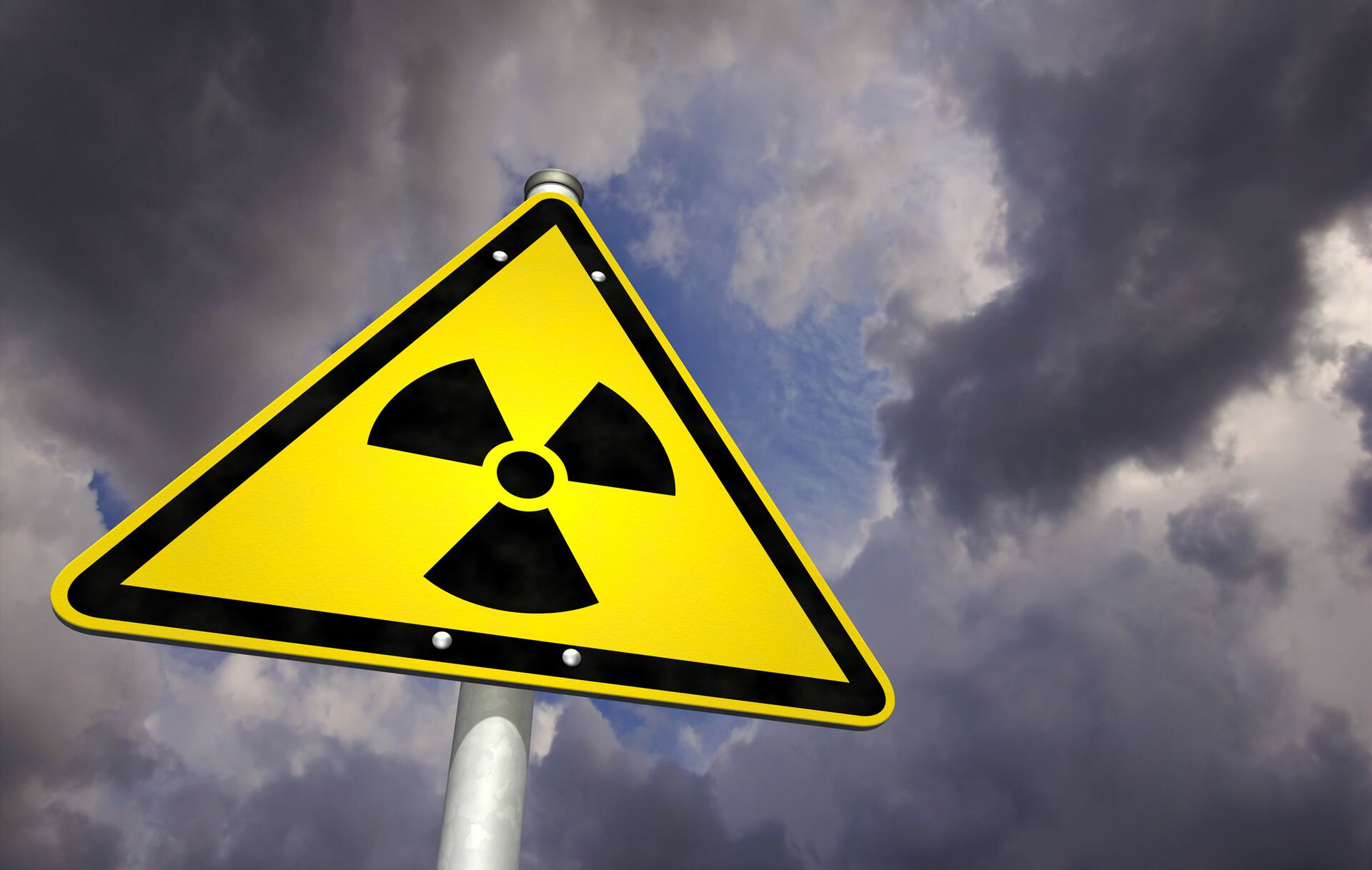Знак радиоактивности - РИА Новости, 1920, 17.12.2025