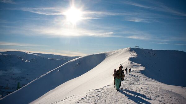 Сноубордисты в Хибинах. Архивное фото