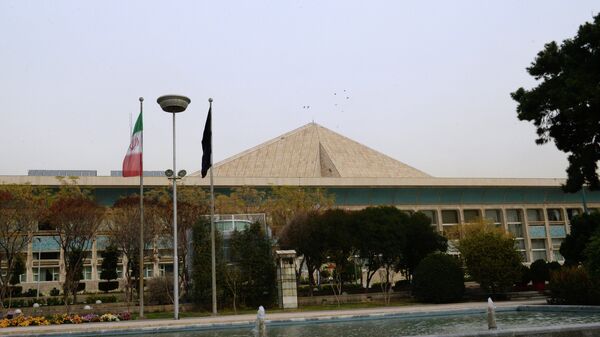 Новое здание комплекса парламента Ирана (Исламского консультативного совета - Меджлиса) в Тегеране. Архив