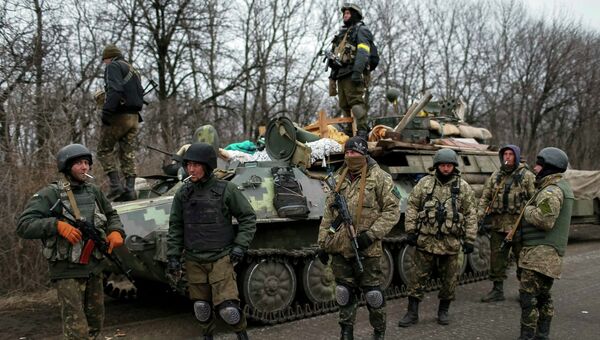 Украинские военнослужащие возле Артемовска. 26 февраля 2015