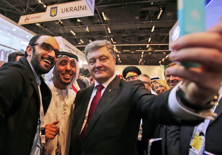 Президент Украины Петр Порошенко на выставке оборонной промышленности IDEX-2015 в Абу-Даби