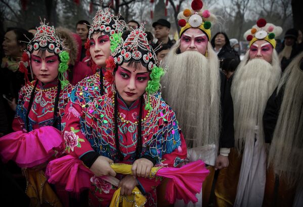 Участники весеннего фестиваля в Пекине